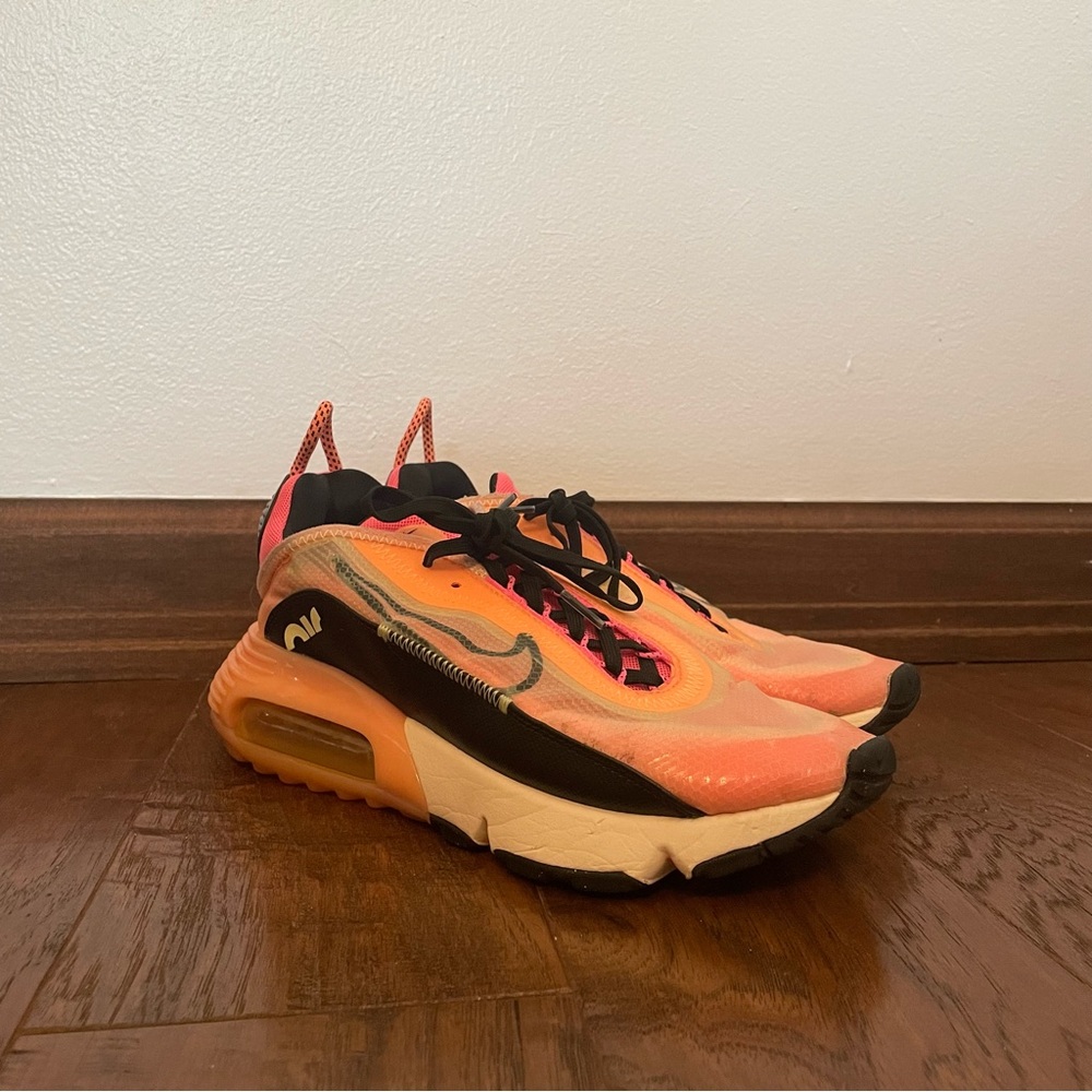 Women’s 7. Air max 2090 Neon Highlighter.